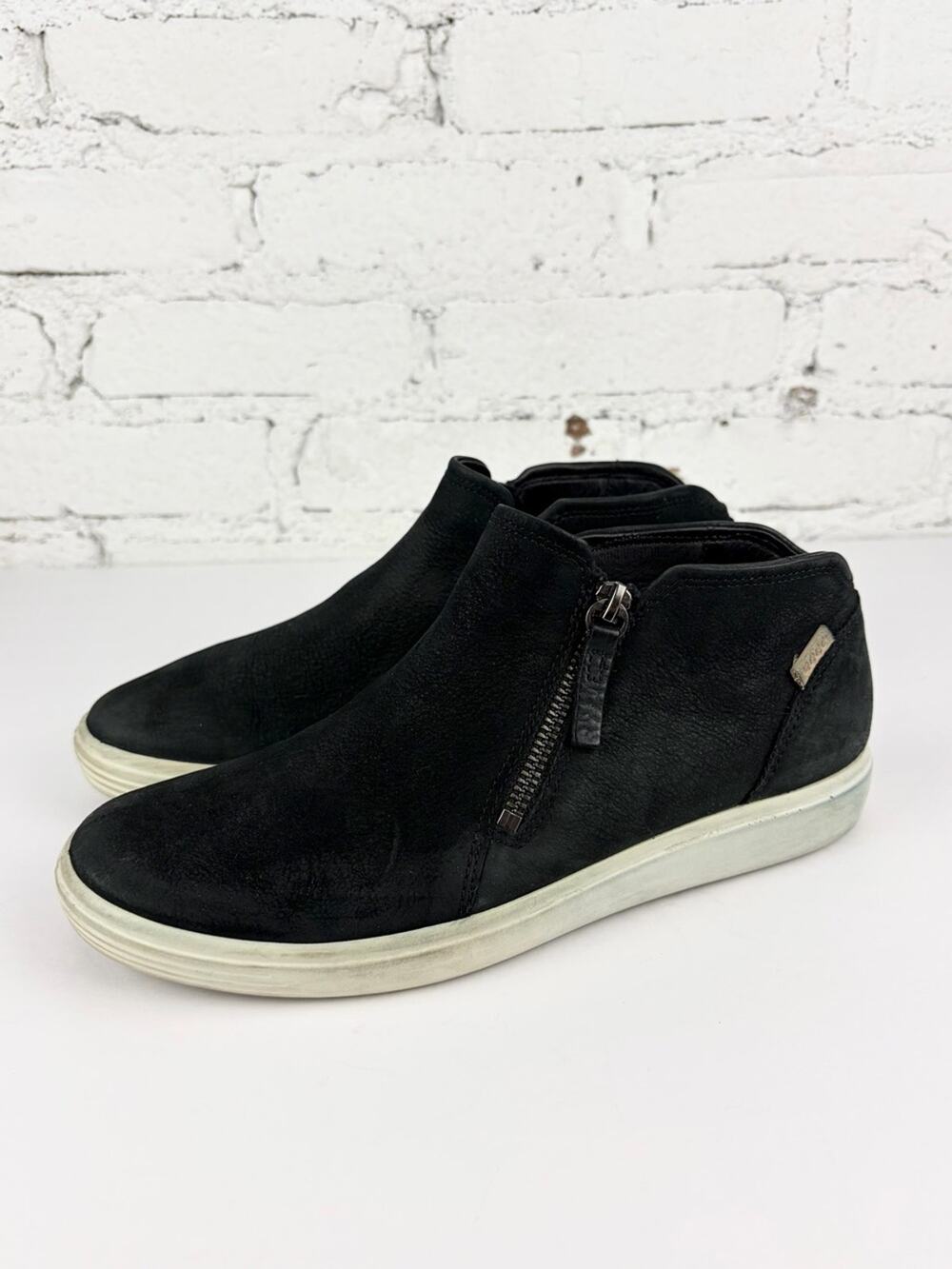 Ecco Soft 7 Ankle Zip Bootie Black Leather Nubuck Sneaker 40